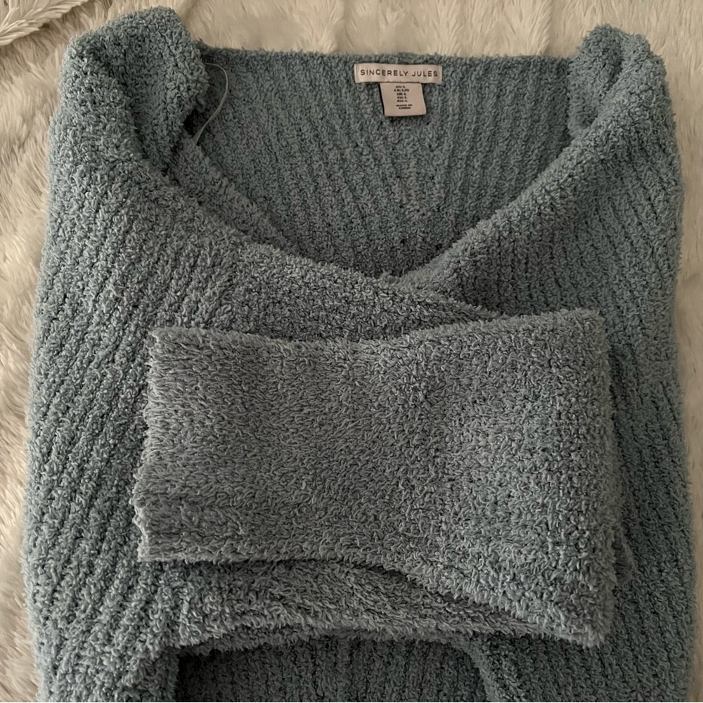 fleece v neck sweater